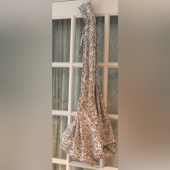 Kensie ring-sling style slub purse in cream with black sketch hearts - Picture 2 of 8